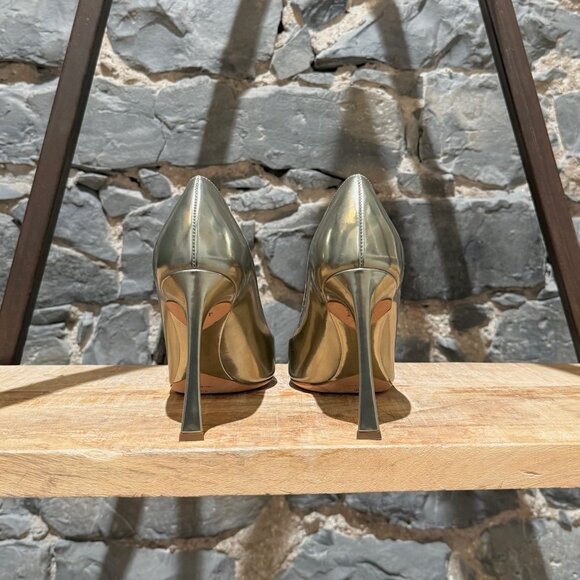 Christian Dior Metallic Gold Patent Songe Pointy Pumps - Picture 5 of 13